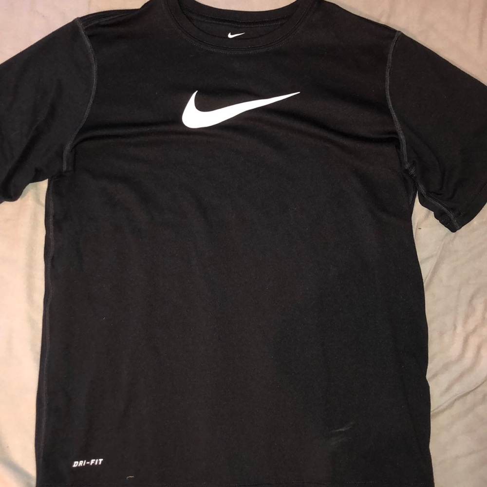 nike t shirt